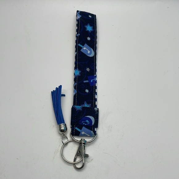 Dreidel Hanukkah Wristlet Keychain Jewish - Picture 1 of 3